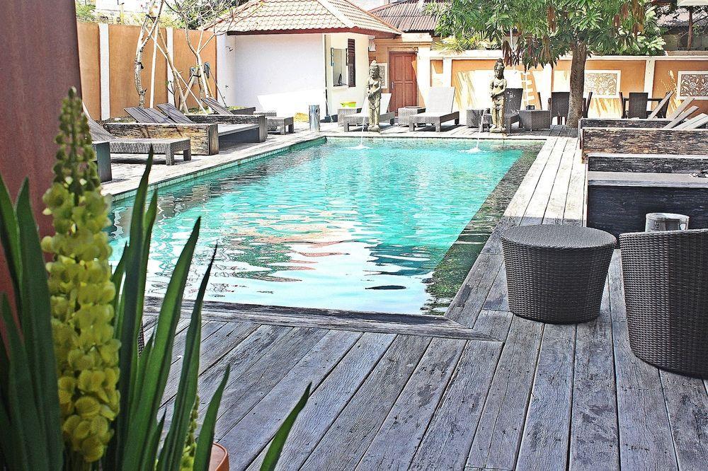 Mirah Hostel Legian Esterno foto