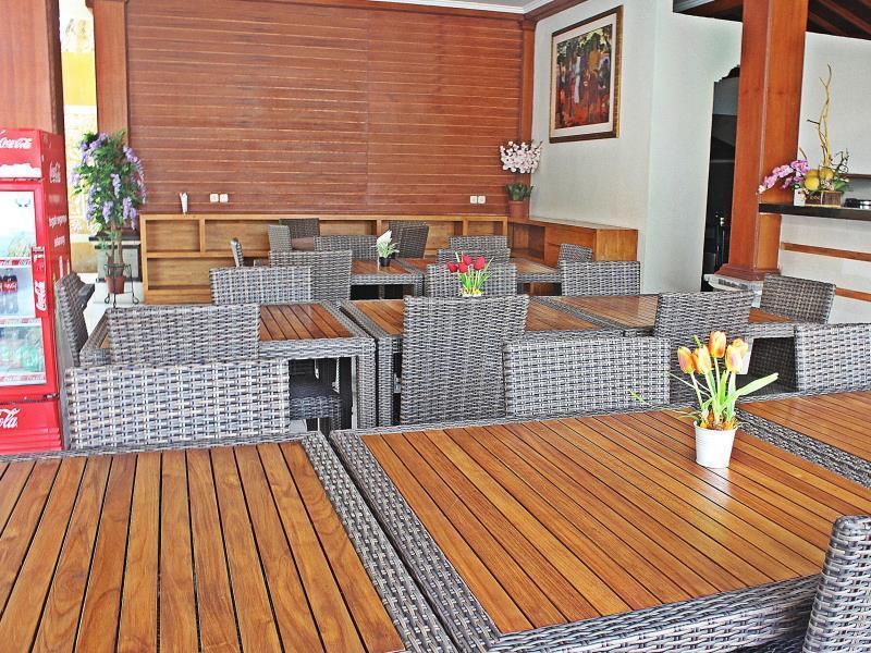 Mirah Hostel Legian Esterno foto