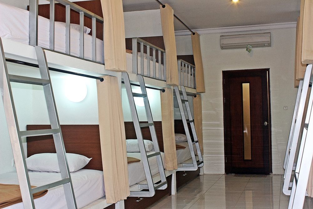 Mirah Hostel Legian Esterno foto