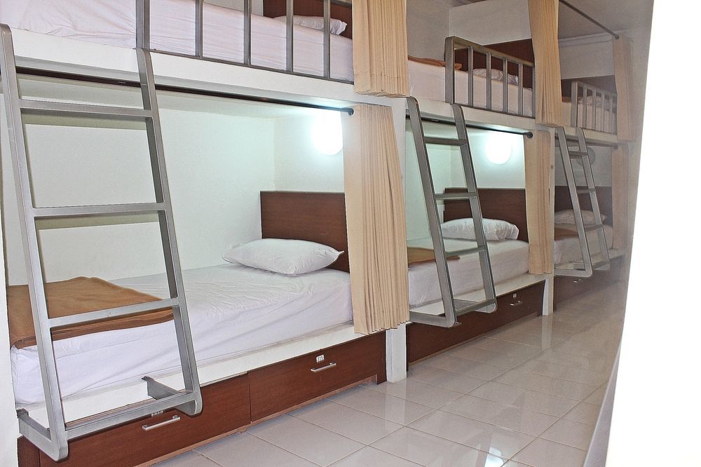 Mirah Hostel Legian Esterno foto