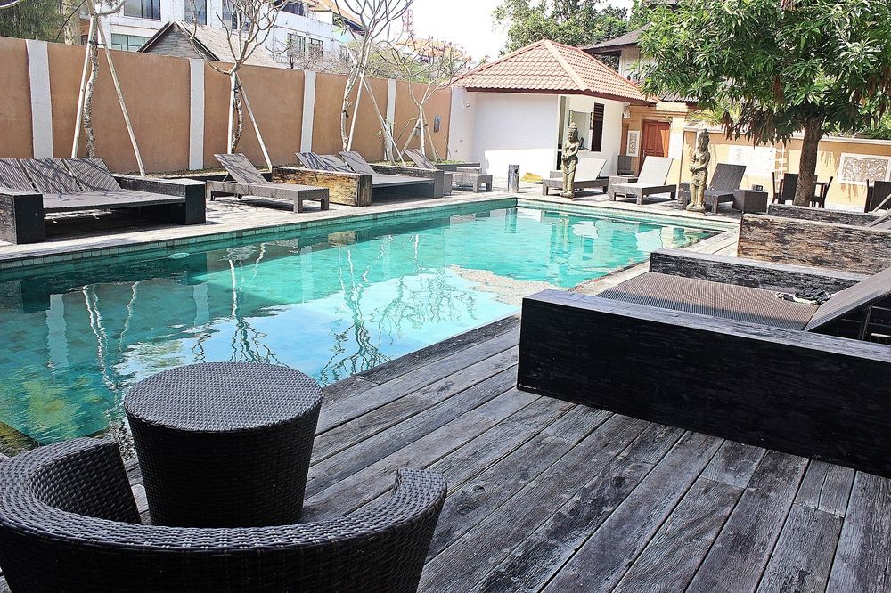 Mirah Hostel Legian Esterno foto
