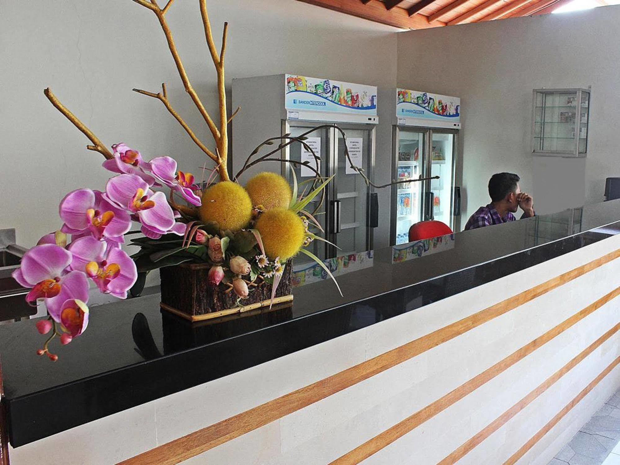 Mirah Hostel Legian Esterno foto