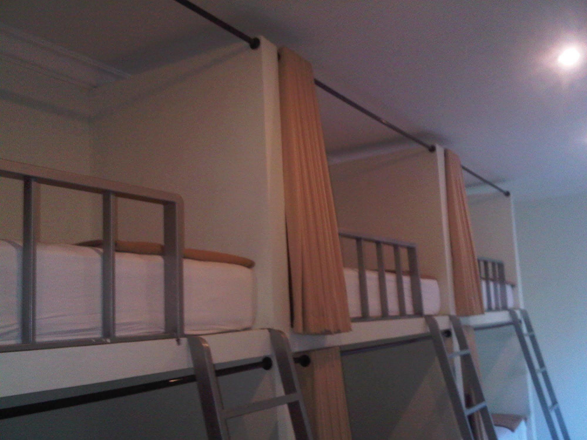 Mirah Hostel Legian Esterno foto