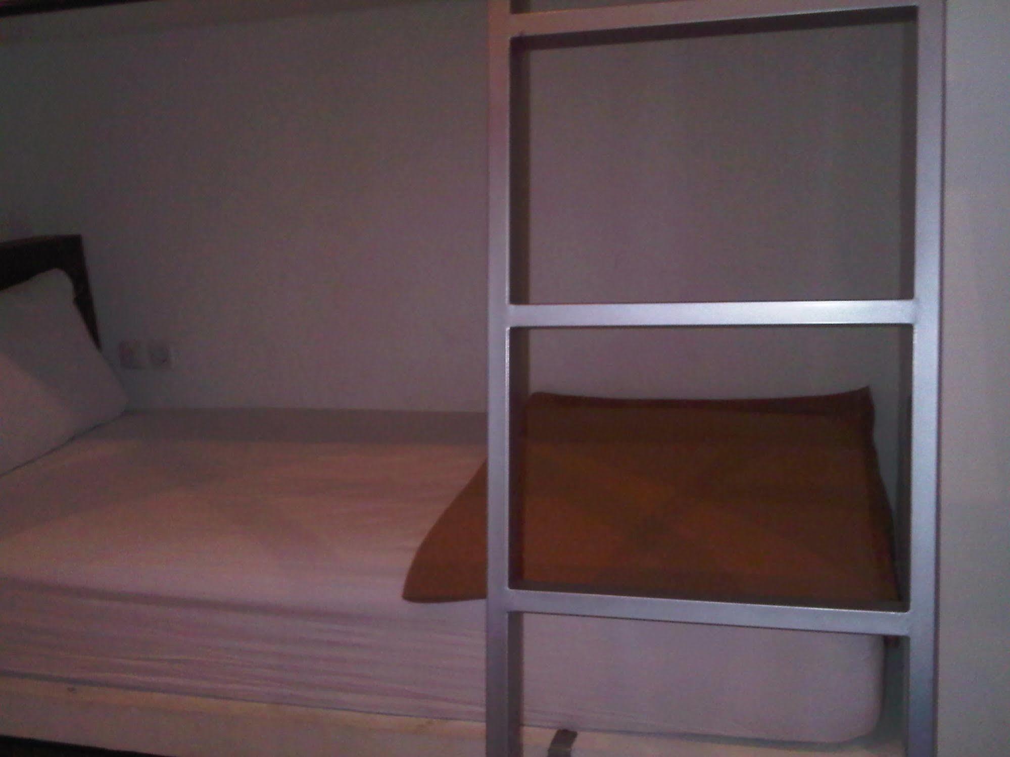 Mirah Hostel Legian Esterno foto